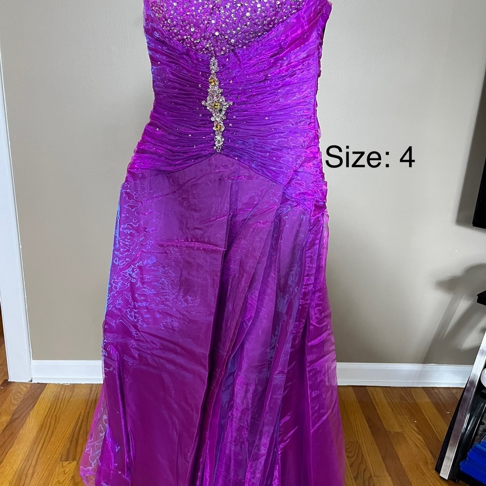 Prom dress in purple color size4